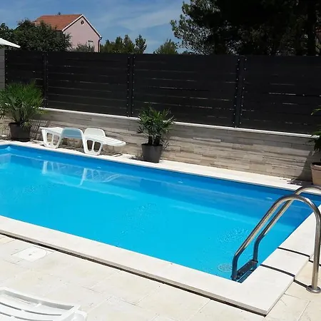 Hrvoje Apartment